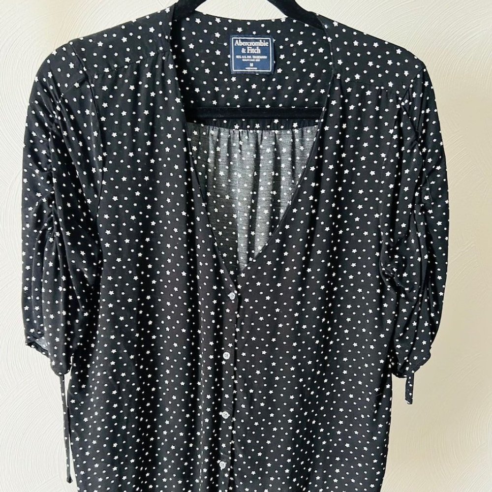 Blue Abercrombie and Fitch Blouse. Medium. Button-up with 3/4 sleeve